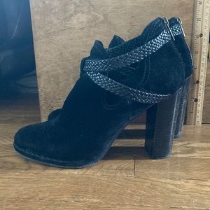 FRYE Margaret Size 8